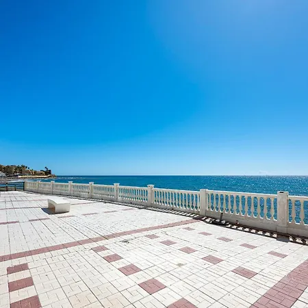 Apartment Close To The With Sea Views And Pool
